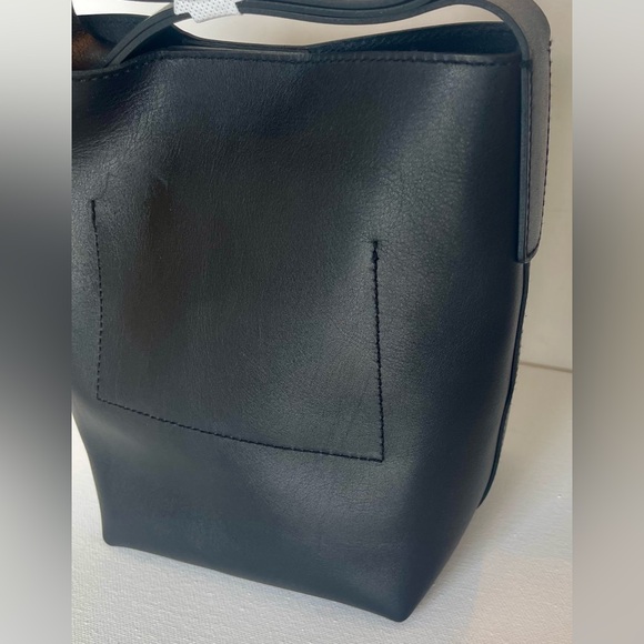 NEW MADEWELL ESSENTIAL MINI BUCKET TOTE ALL LEATHER MAGNETIC CLOSURE GHW - Picture 10 of 16